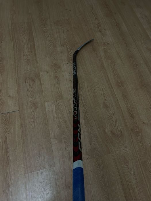 хоккейная клюшка и сетка