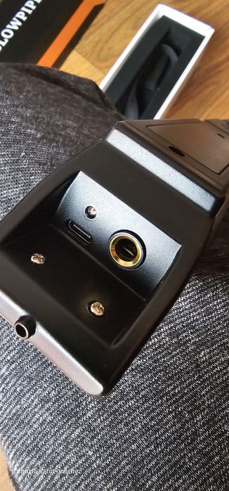 Instrument electronic audio de suflat