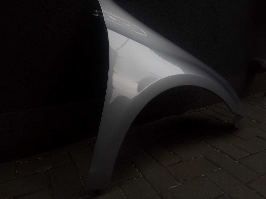 Aripa Fata Dreapta VW Golf 6/VI 2008-2013 Vopsita Gri Deschis