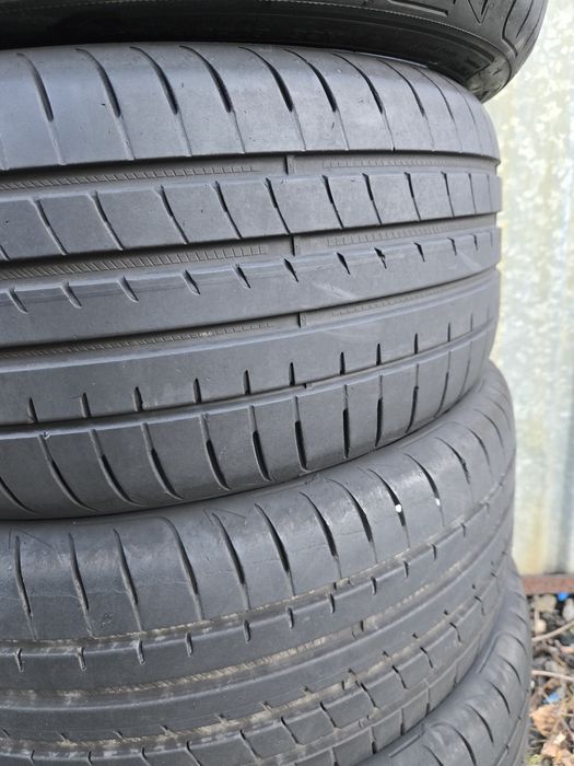 2бр. 225 40 18 Goodyear летни.