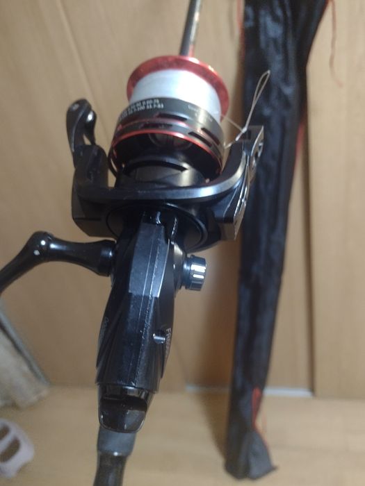 Lanseta de 3 m + mulineta FL+praștie