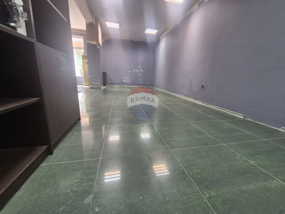 Офис под наем, района на Лятно Кино Тракия,гр.Варна,ДВ 4554