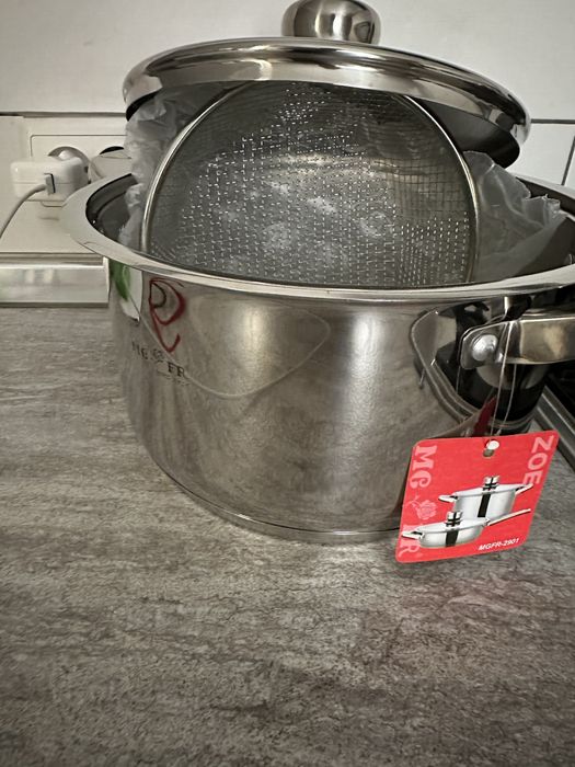 Сковородки кастрюли