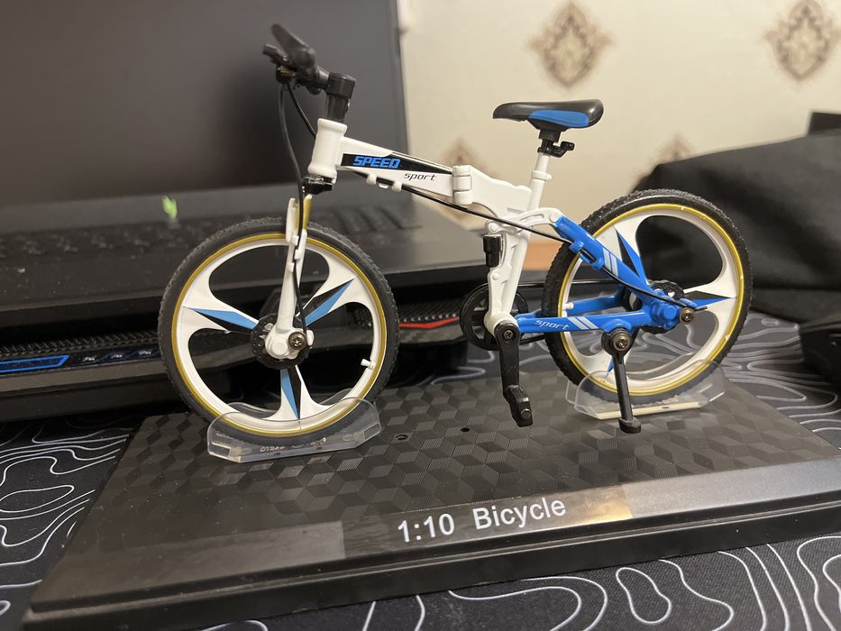 Продам фигурку велосипеда