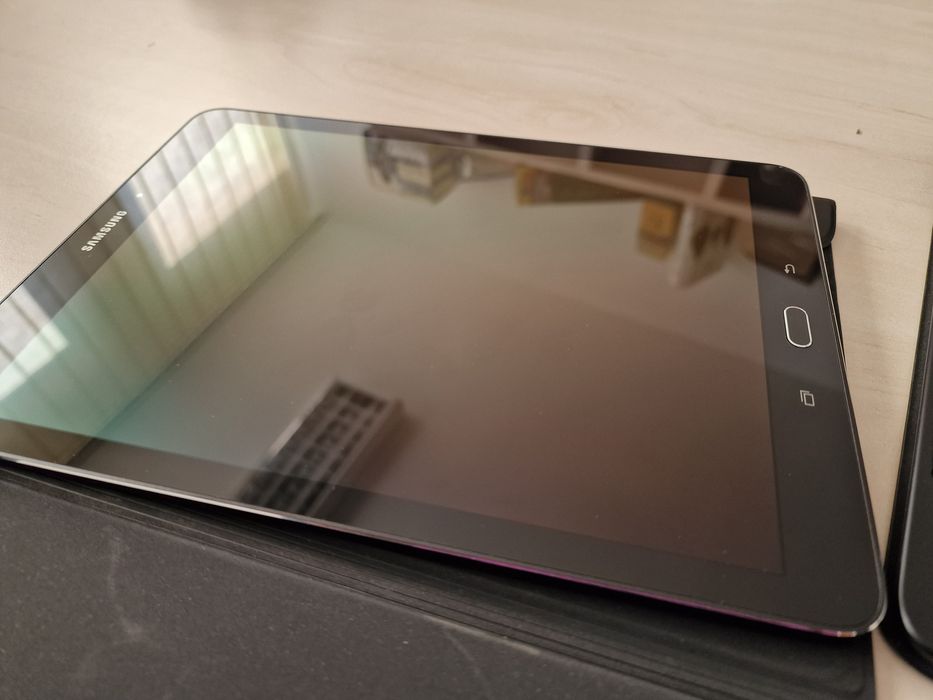 Таблет + клавиатура Samsung T819 Galaxy Tab S2 9.7 LTE 32GB