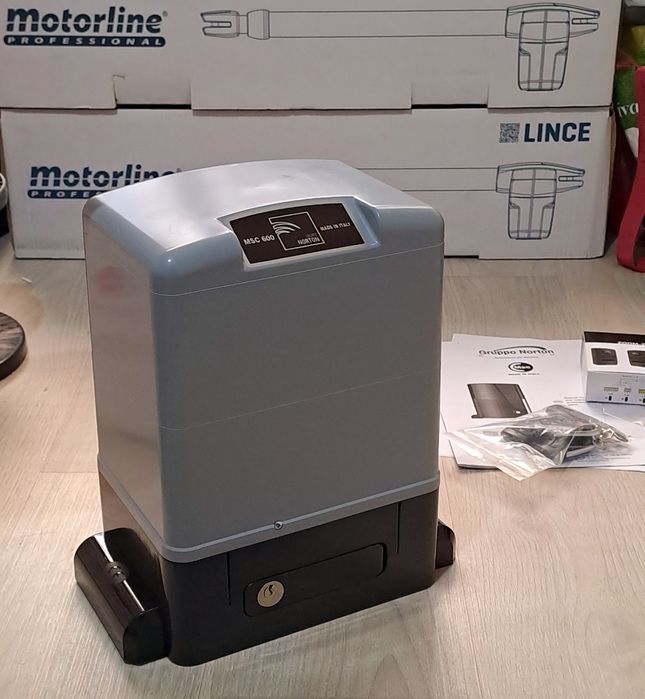 Автоматика / Мотор за плъзгащи врати 600кг