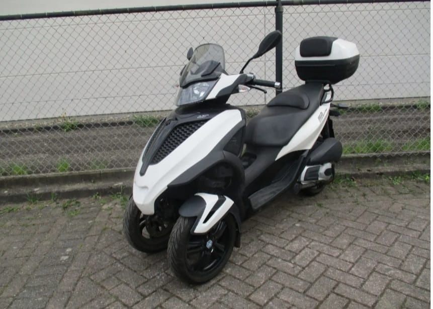 Vand piaggio mp3  300cc lt yourban  2013