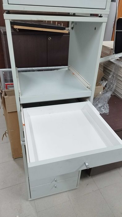 Офис шкаф с две чекмеджета и изтеглящ се рафт 46/48/70см