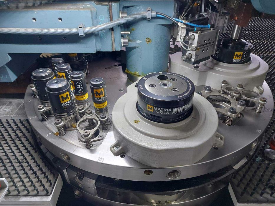 CNC щанцова машина Durma TP123