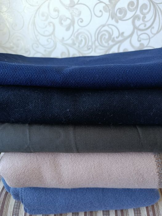 Продам Ткани костюмные