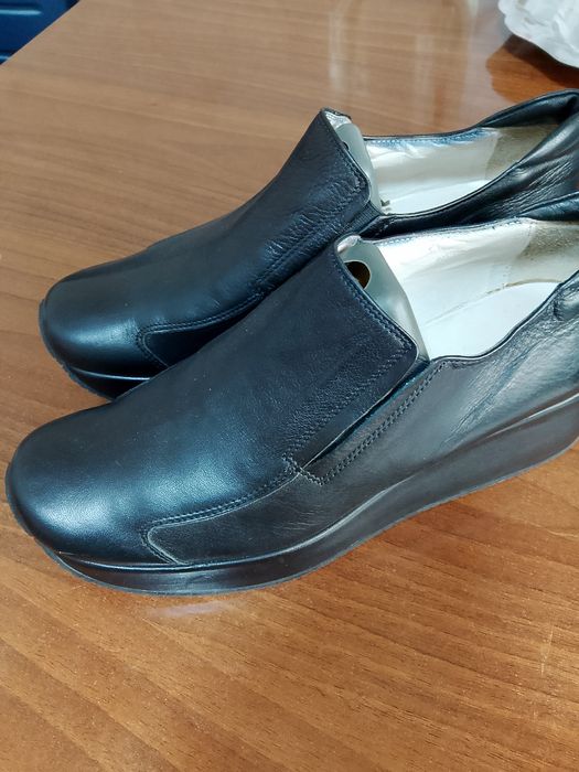 Продам туфли женские кожаные