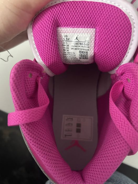 Air Jordan 1 Mid Fire Pink