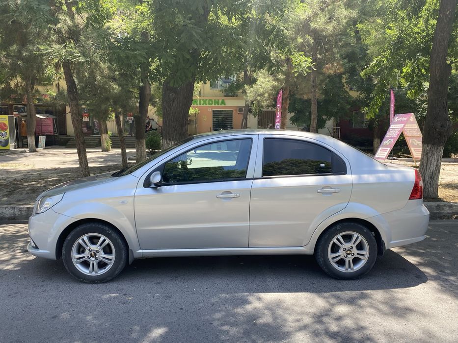 Nexia 3 aftamat 2017 yil 233000 km