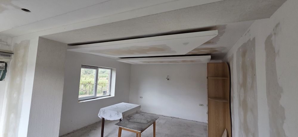 Casa si teren de vanzare