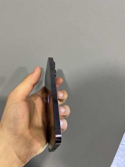 Срочно продаю айфон 14 про