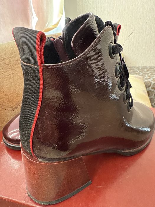 Ботинки женские лаковые