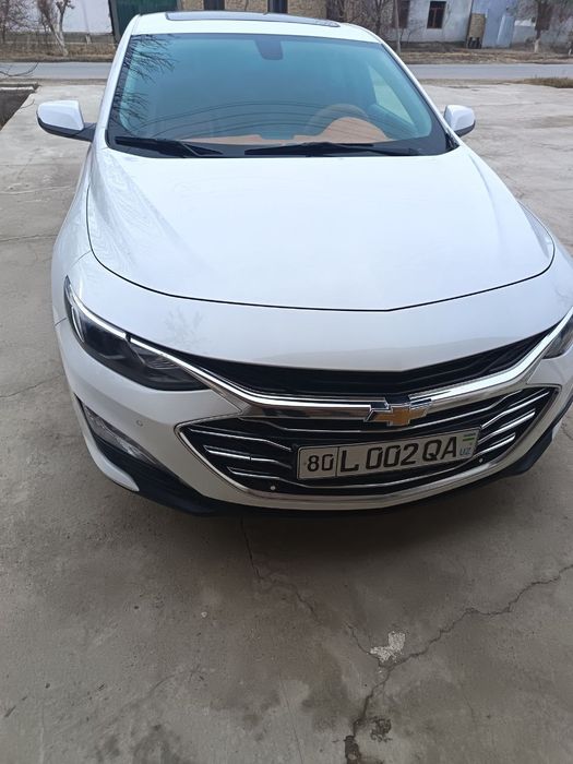 Malibu  turbo sotiladi