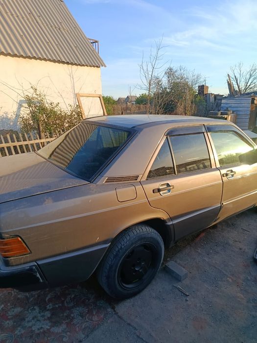 Продам Мерседес бенс 190