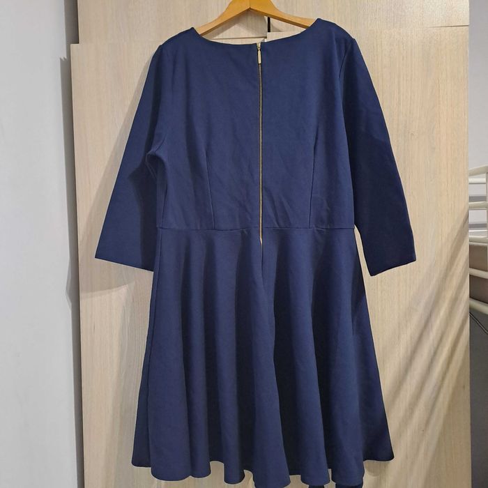 Елегантна рокля Closet curves, London размeр UK 26