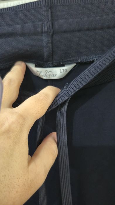 Продам школьные брюки на девочку, рост 170