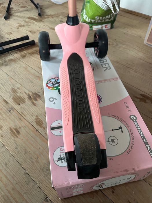 Trotinetă Globber e-Motion 4Plus