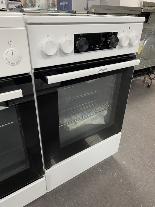 Свободностояща печка Gorenje 70 l GECS5C70WA