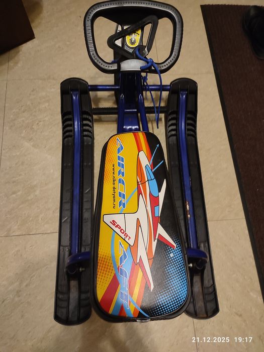 Продам снегокат.