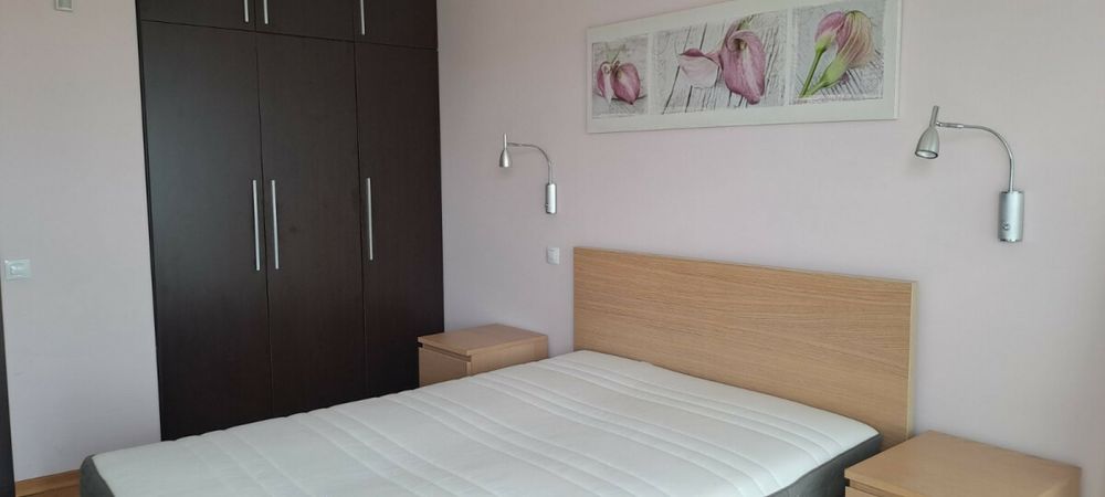 Двустаен апартамент под наем на самия вход на Морската градина.