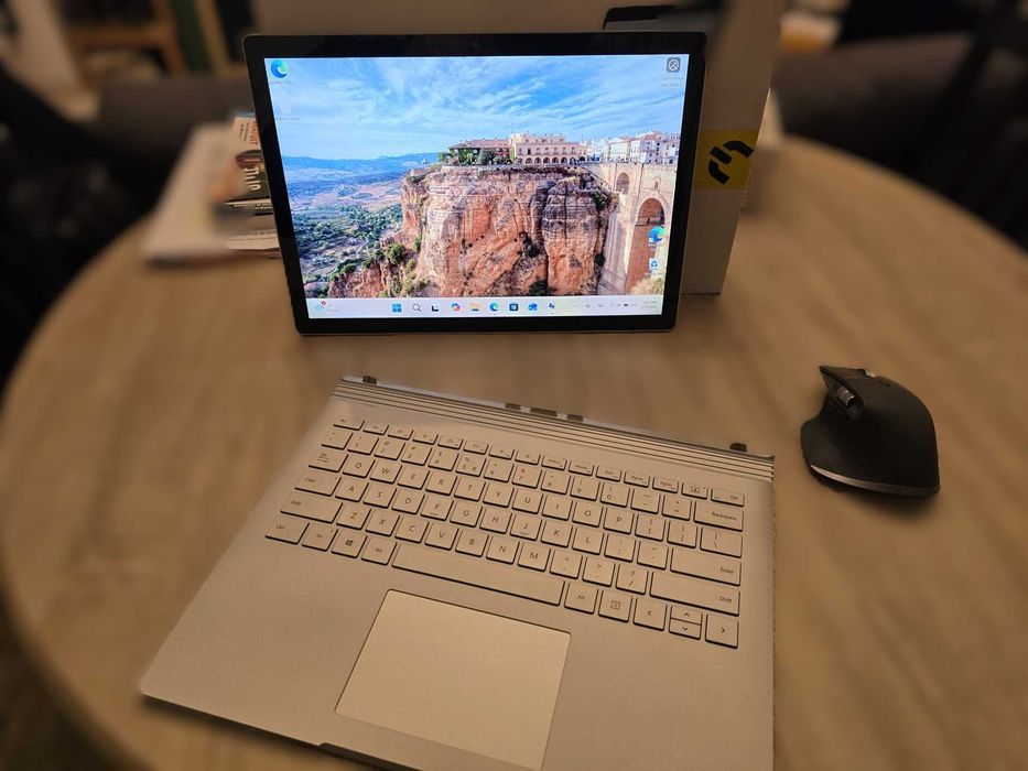 Microsoft Surface Book 3 – i7, 16GB, 256GB, GTX 1650 Max‑Q – Impecabil