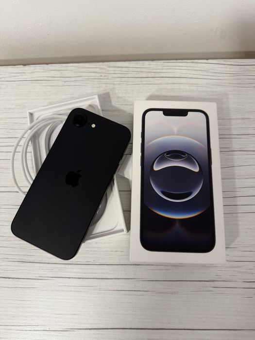 Iphone 16E Black 128 gb