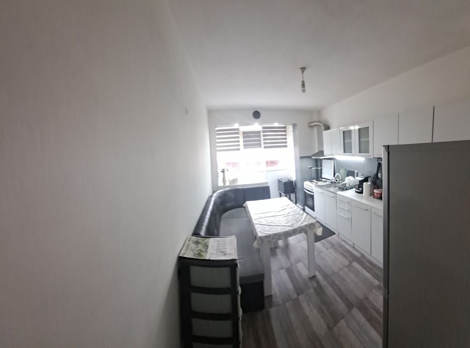 Продава се Четиристаен апартамент в Добрич, Център - 95 кв.м за 1155 €/кв.м - Снимка #4