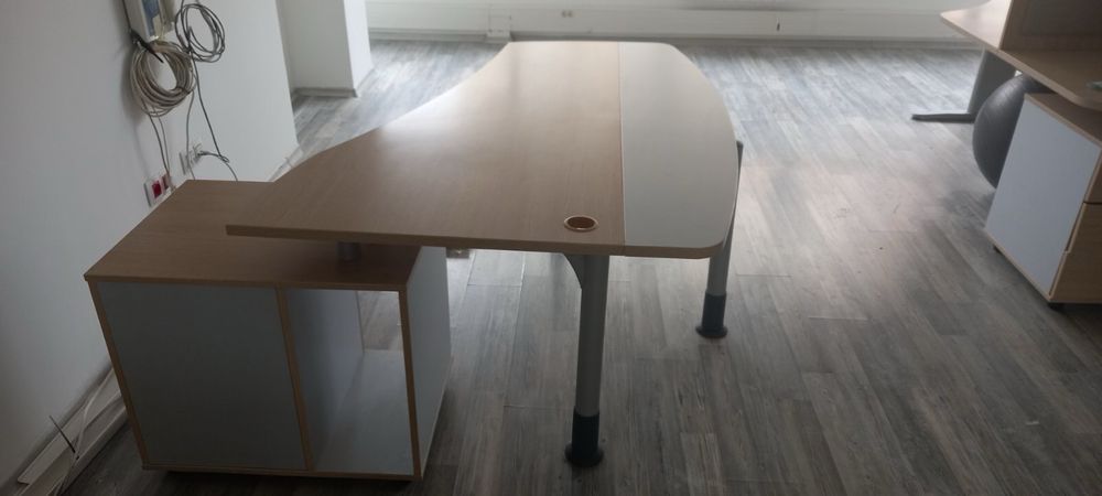 Работни Бюра 8 броя, цената е за един брой