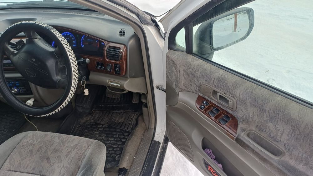 Nissan Rnessa Quattro