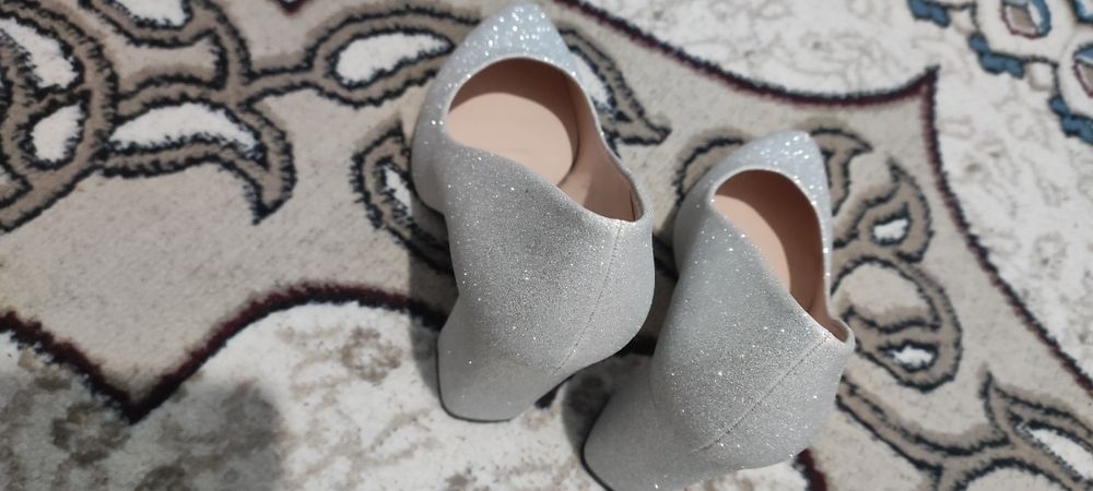 Tufli kelinlar uchun 36 razmer yangi kiyilmagan