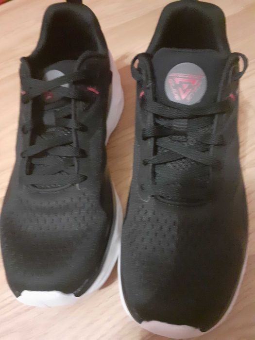 adidasi SKECHERS Glide-Step Swif, Memory foam,Air cooled. Unisex. NOI!