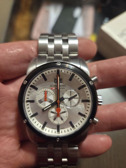 Швейцарски часовник MONDAINE