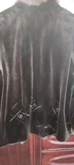 Полушубок черная лама с соболем