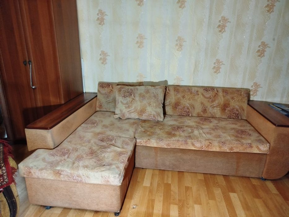Продам диван угловой