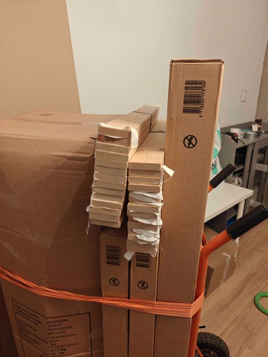 Комплект мебели Lintrup JYSK, спалня, матрак, гардероб, шкафчета