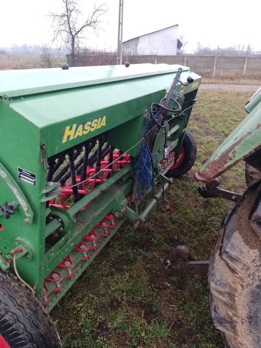 Semănătoare păioase Hassia 2,5m 21 rânduri
