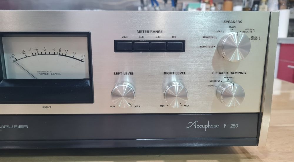 Vand amplificator Accuphase P-250