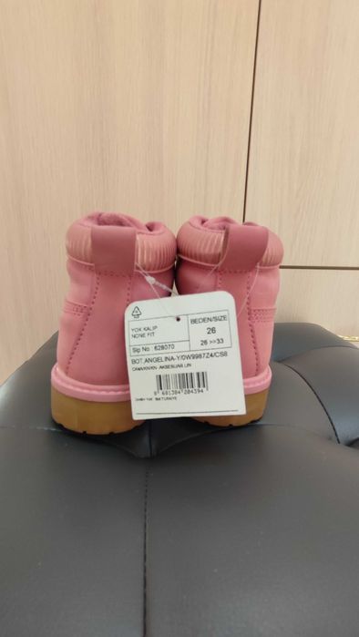 Ботинки демисезонные на девочку 26р.