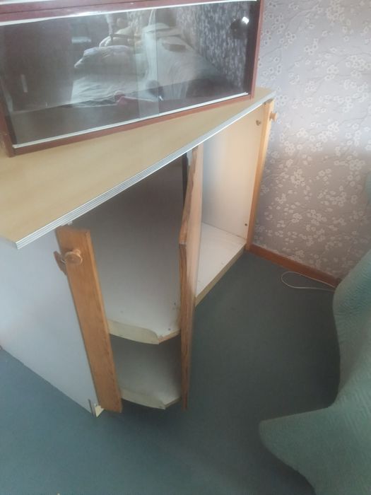 Отдам бесплатно стол