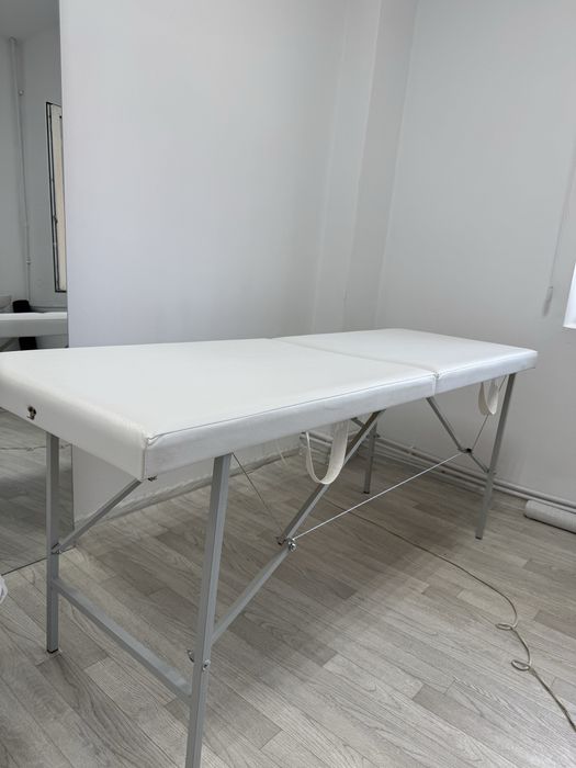 Продам кушетку срочно