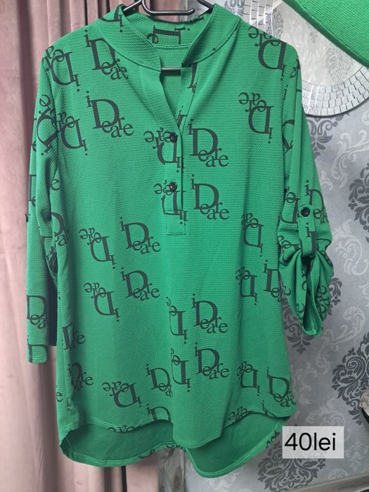 Vînd haine în stare bună