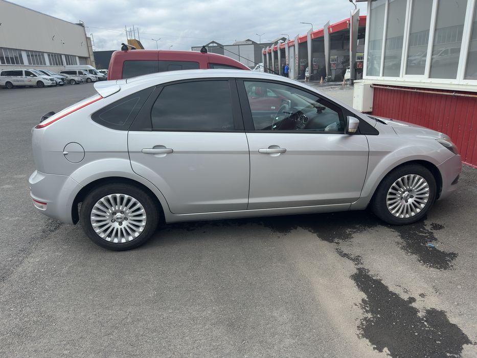FORD Focus 2010 — imagine 10