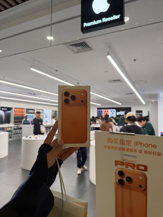 Продам Iphone 17 pro оригинал