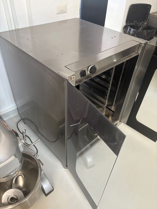 Dospitor 8 tavi de vânzare