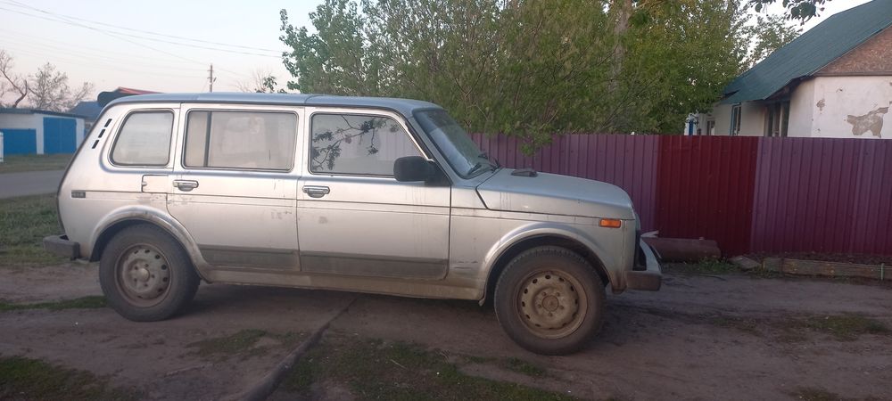 Продам ниву 5 дверей