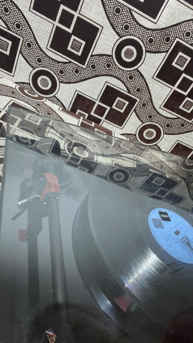 Виниловый проигрыватель Rega Planar 1 (Made in England)